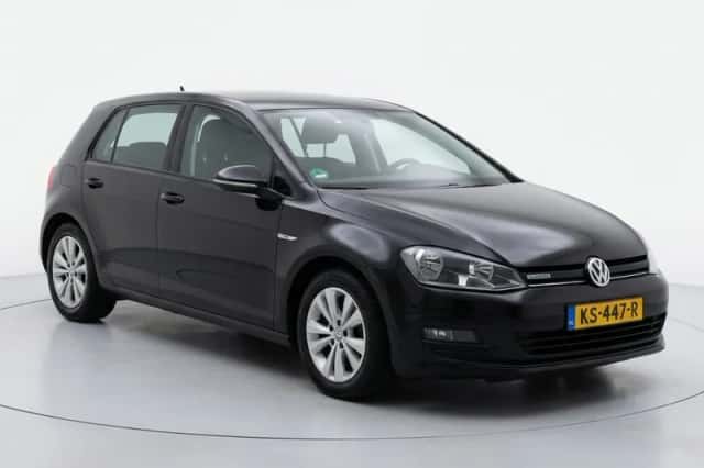 Volkswagen Golf (2016) thumbnail 1