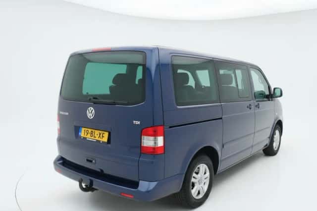 Volkswagen Multivan (2004) thumbnail 4