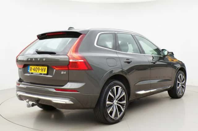Volvo XC60 (2021) thumbnail 3