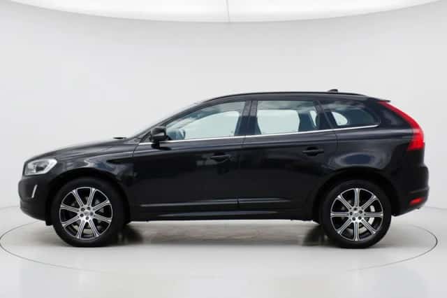 Volvo XC60 (2015) thumbnail 5