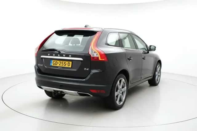 Volvo XC60 (2014) thumbnail 3