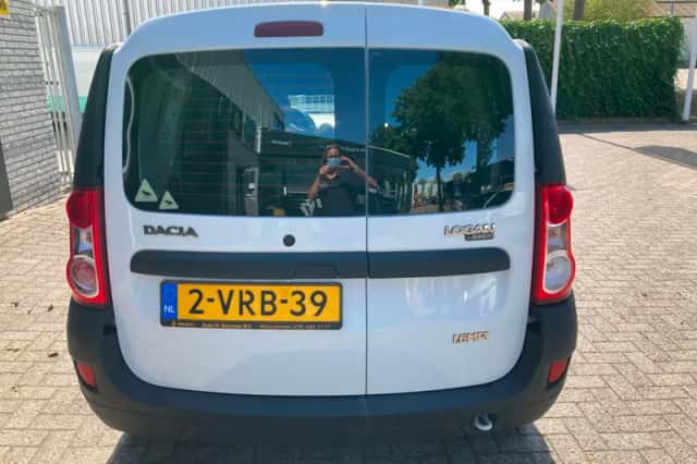 Dacia Logan (2011) thumbnail 5