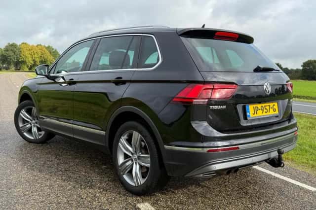 Volkswagen Tiguan (2016) thumbnail 2