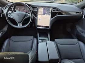 Tesla Model S (2017) thumbnail 4