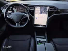 Tesla Model S (2017) thumbnail 36