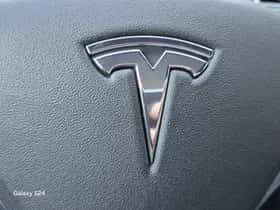 Tesla Model S (2017) thumbnail 41
