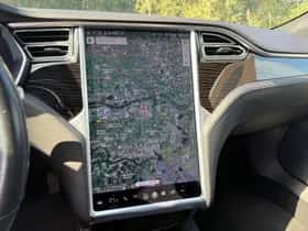 Tesla Model S (2017) thumbnail 6