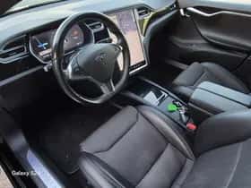 Tesla Model S (2017) thumbnail 10