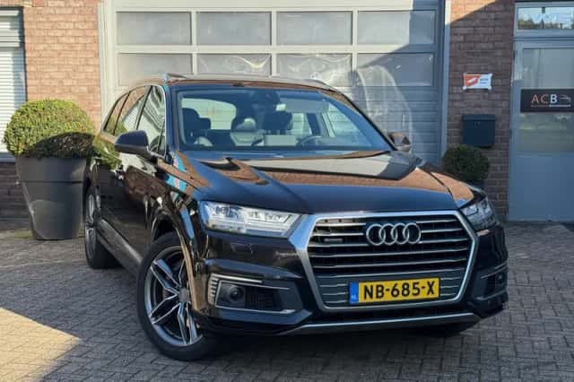 Audi Q7 (2016) thumbnail 1