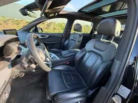 Audi Q7 (2016) thumbnail 4