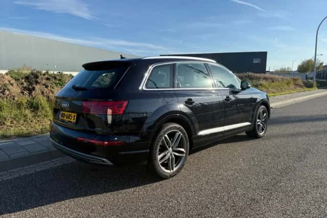 Audi Q7 (2016) thumbnail 6