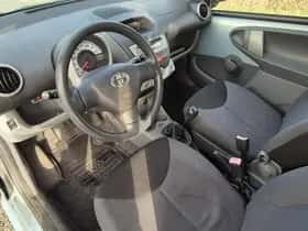 Toyota Aygo (2007) thumbnail 4