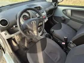 Toyota Aygo (2007) thumbnail 7