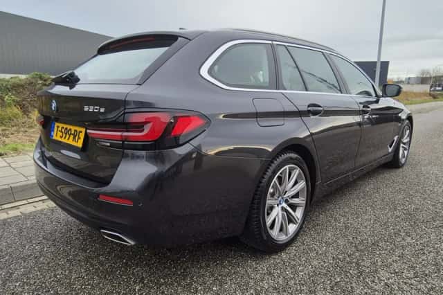 BMW 5-Serie (2023) thumbnail 3