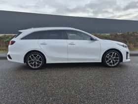 Kia Ceed (2021) thumbnail 2