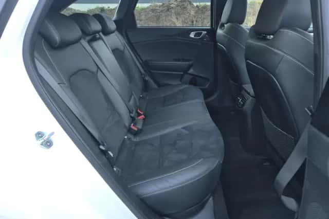 Kia Ceed (2021) thumbnail 12