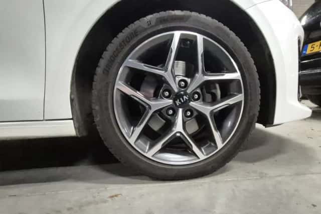 Kia Ceed (2021) thumbnail 20