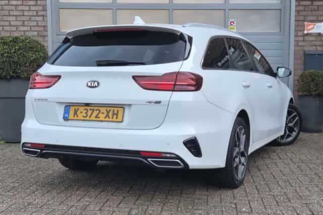 Kia Ceed (2021) thumbnail 3