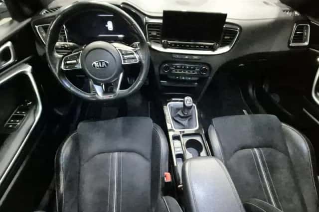 Kia Ceed (2021) thumbnail 4