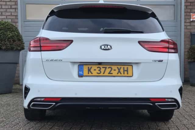 Kia Ceed (2021) thumbnail 5