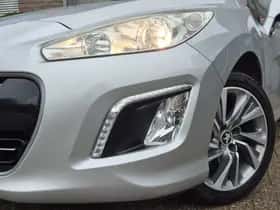 Peugeot 308 (2012) thumbnail 17