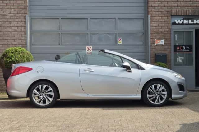 Peugeot 308 (2012) thumbnail 3