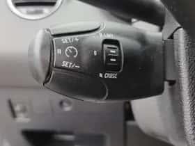 Peugeot 308 (2012) thumbnail 33