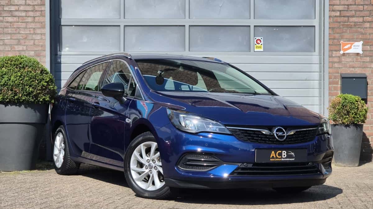 Opel Astra (2021) — foto 1