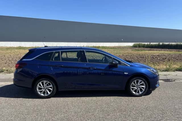 Opel Astra (2021) thumbnail 2