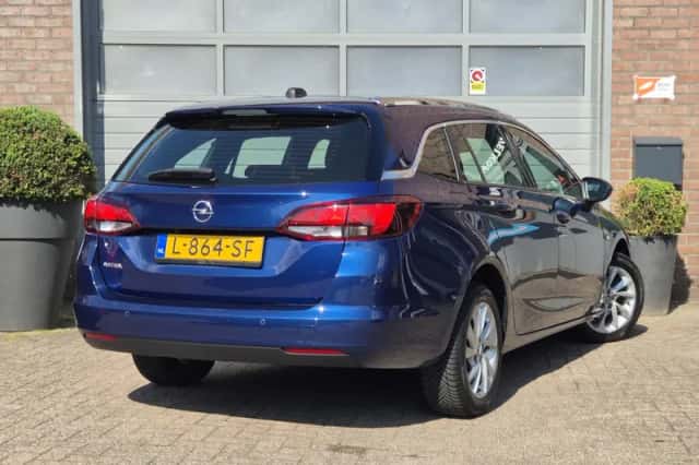 Opel Astra (2021) thumbnail 3
