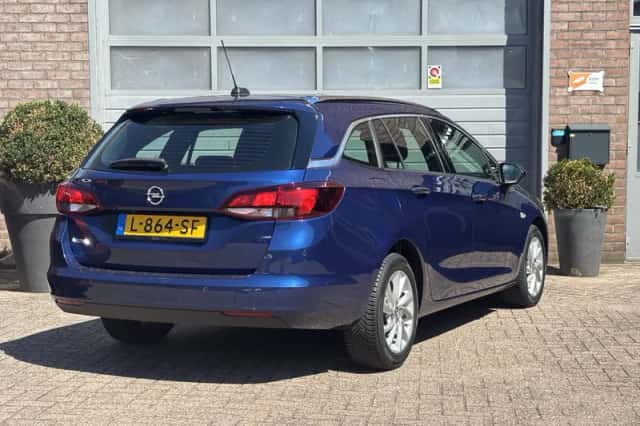 Opel Astra (2021) thumbnail 3