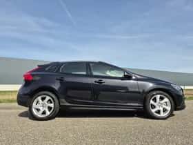 Volvo V40 (2015) thumbnail 2