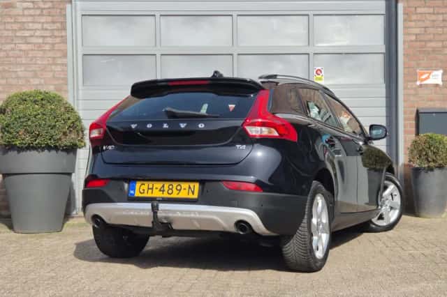Volvo V40 (2015) thumbnail 3