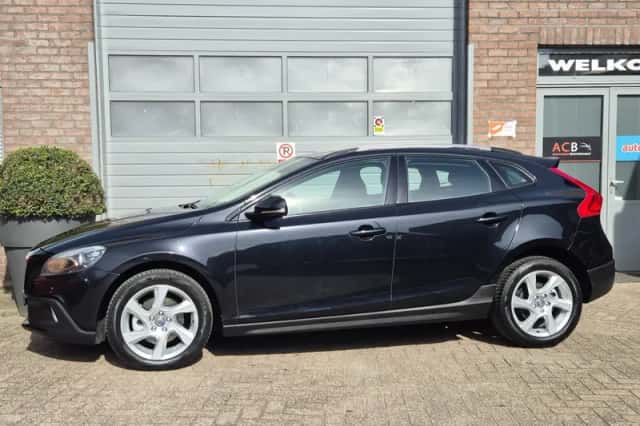 Volvo V40 (2015) thumbnail 6