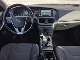 Volvo V40 (2015) thumbnail 10