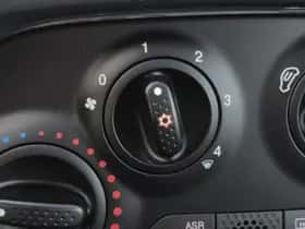 Fiat 500 (2018) thumbnail 23