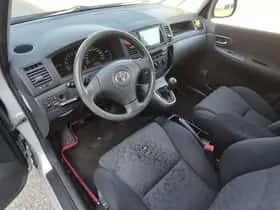 Toyota Corolla (2003) thumbnail 28