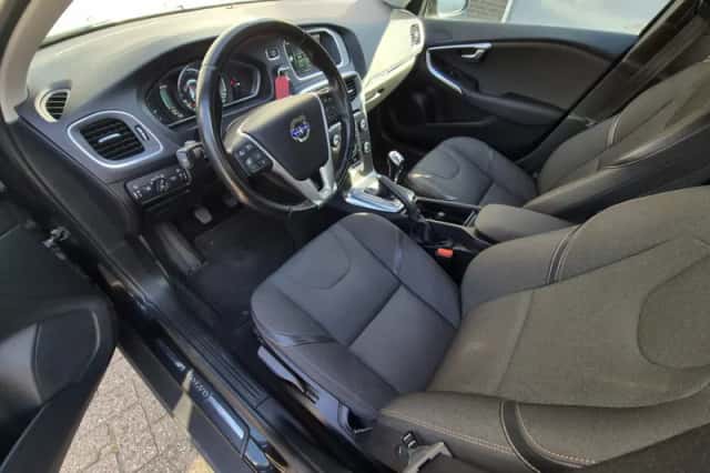Volvo V40 (2015) thumbnail 4