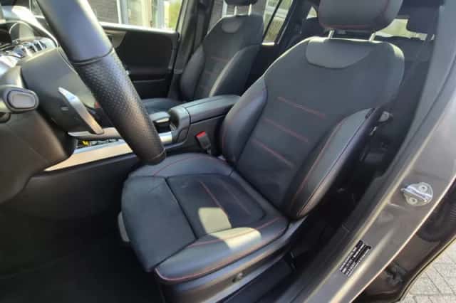 Mercedes-Benz GLB-Klasse (2021) thumbnail 4