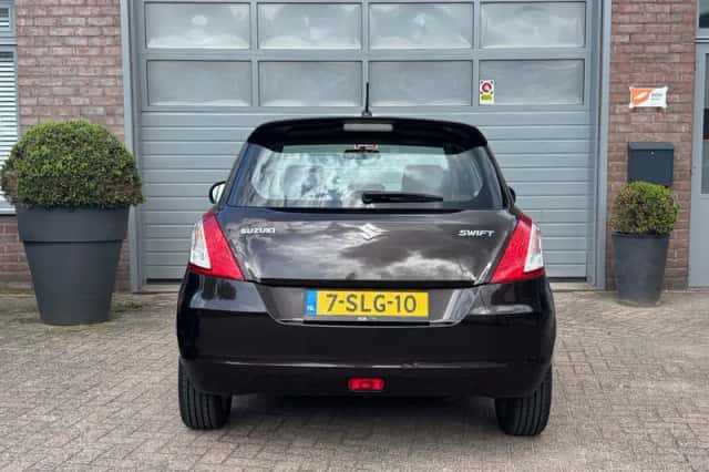 Suzuki Swift (2013) thumbnail 6