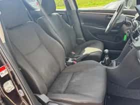 Suzuki Swift (2013) thumbnail 7