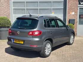 Volkswagen Tiguan (2011) thumbnail 3