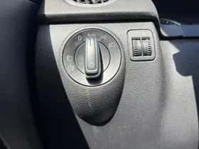 Volkswagen Tiguan (2011) thumbnail 26
