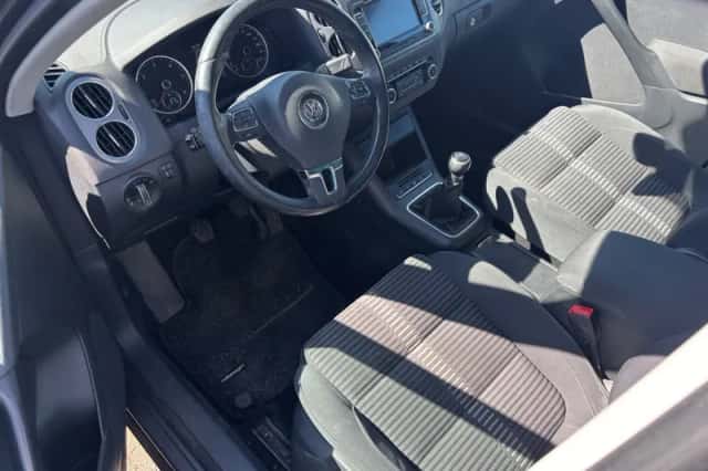 Volkswagen Tiguan (2011) thumbnail 5
