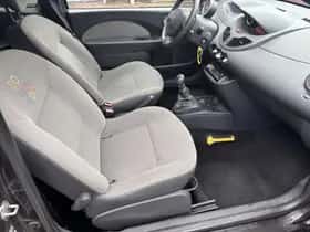 Renault Twingo (2011) thumbnail 17