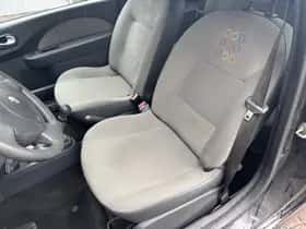 Renault Twingo (2011) thumbnail 6