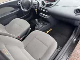 Renault Twingo (2011) thumbnail 8