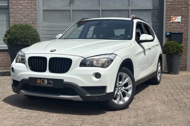 BMW X1 (2013) thumbnail 11