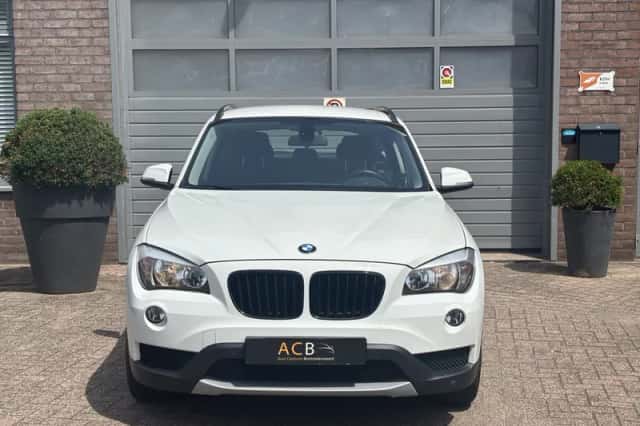 BMW X1 (2013) thumbnail 13
