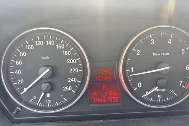 BMW X1 (2013) thumbnail 16